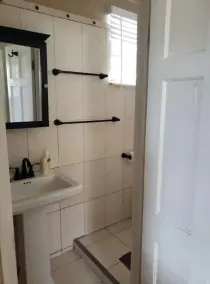 Beautiful Air Conditioned Cottage - Image 2