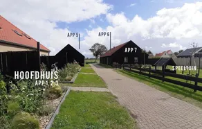Newly renovated apartments on large grounds - Image 4