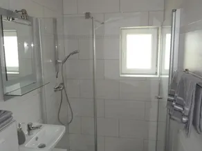 Ferienhaus am Felsen - Ferienhaus, Dusche, WC, 3 Schlafräume - Image 4