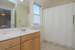 Soleil: Lever du soleil, bord de l'océan avec une piscine privée et un bain à remous. - Image 3