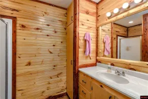 SECLUDED WHITE RIVERFRONT CABIN -SLEEPS 2-10, GREAT FAMILY & FISHERMEN GETAWAY - Image 5