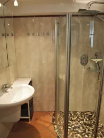 Ferienhaus Pape | 300 m² | 17 Pers. | Sauna | Spielzimmer | Garten am Bach - Image 4