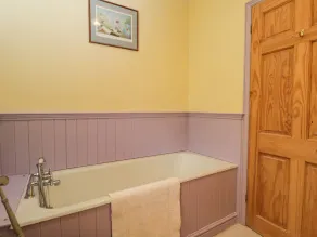 Field Cottage - Image 5