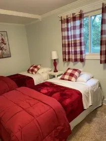 Arbor Acres Cottage!  Bright, cheery, cozy and ready for you right by Wis Dells! - Image 2