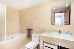 Appartement entièrement équipé avec barbecue, jacuzzi et terrasse | Vue mer - Image 4