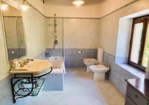 Vallecchia Sotto, 5-Bett-Villa, privater Pool, tolle Aussicht WIFI, Koch buchen - Image 3