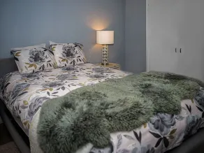 Great Location to the hospitals: 2 bed 1 bath Fully furnished. - Image 4