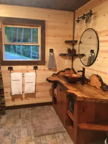 “Up The Creek” Cabin - Image 3