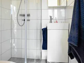 2 person holiday home in Rönnäng - Image 2