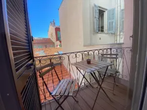 Détendez vous dans cet appartement 2 pièces calme élégant rénové entièrement. - Image 4