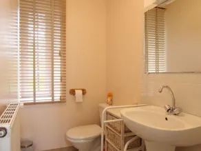 Charming manor in Cotentin with enclosed garden - Image 3