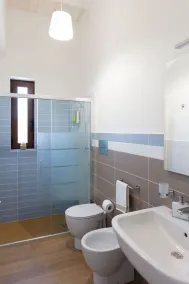 Charme, häusliche Gefühle Baron Meerblick, Swimmingpool, WiFi und Grill - Image 2