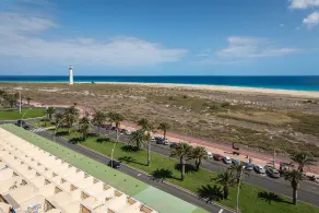 Första raden stranden lägenhet, pooler - Image 3