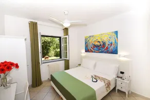 Luxury sea view apartment with pool and parking - Image 5