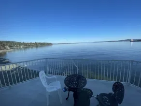 Waterfront Castle on the beach with hot tub on 1.58 Acres at downtown Chemainus - Image 5