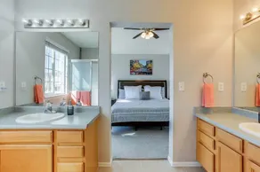 2 Master Suites with King beds fast Wifi - Image 2