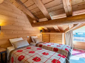 Chalet traditionnel 5 chambres, 10 pers, parking, terrasse, proche La Balme - FR-1-459-210 - Image 4