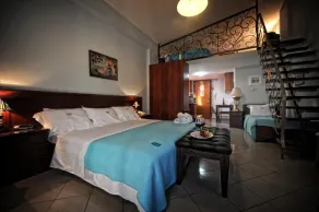 Luxurious Suite seafront  Kalo Nero Beach - Image 5