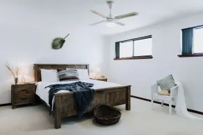 Moondance on the Bay - Beachfront | 7 bedrooms, 3 lounges | close to town - Image 3