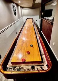 Custom, Spacious Lake-Front Log Cabin Estate: Hot Tub Shuffleboard & Pool Table - Image 3