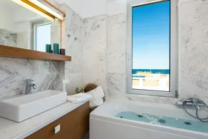 Thalasses - Image 2