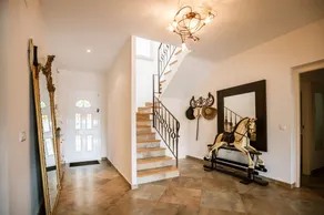 Villa de 4 chambres avec vues spectaculaires - Image 2