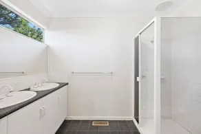 Portsea family home, Games room, Expansive deck (sleeps 8) - Image 3
