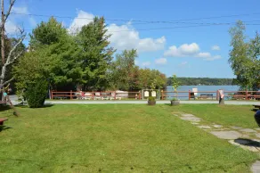 Charming Lakefront Cottages with private lake access. - Image 3