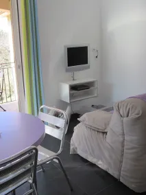 NICE APARTMENT IN HAMLET 700 M / north pond, fiber, solar hot water - Image 3