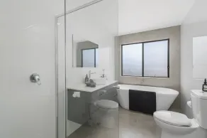 Reflections - BEAUTIFUL 4 BEDROOM CANAL WATERFRONT HOME - Image 3