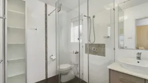 H2O Holiday Apartments Unit 6 - Image 2