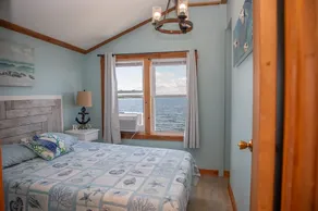 ZaLo House Waterline cabin with Hot Tub Pets - Image 5