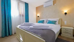 Casa Valla - Two Bedroom Holiday Home with Pool - Image 4