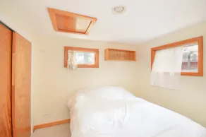 Cozy Cottage 1/2 mile to Woods Hole village - Image 4