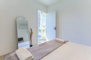 GlassHaus Rooftop 2-BR W Pool & Terrace in Ghazir - Image 5