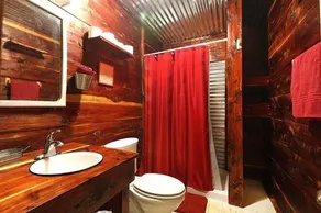 Wonderful 13 Acre East Texas Getaway near Canton on 3 Stocked Ponds! - Image 2