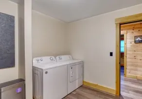 Gorgeous dog-friendly cabin with great view, deck, hot tub, & gas fireplace - Image 2