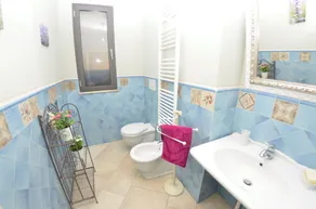 Beautiful private villa with A/C, private pool, WIFI, TV, veranda, pets allowed and panoramic view - Image 5
