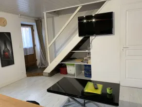 Apartment with garden - Image 3