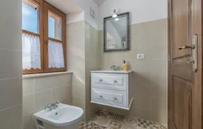 Beautiful Heritage Villa Croc with pool in Buje - Image 5