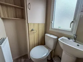 6 Berth Caravan For Hire At Seawick Holiday Park By The Beach Ref 27011Hv - Image 4