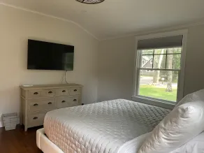 Totally Renovated Cottage on the North Fork 7 min. walk to the Beach - Image 4