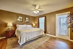 Peaceful Lakefront, Spectacular View, Spacious 2 Level, 30 Min from Auburn - Image 5