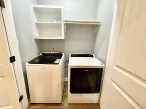 `Accessible and Pet-Friendly: 2 Community Pools and a 1-Level Flat Entrance for Ultimate Comfort` - Image 2