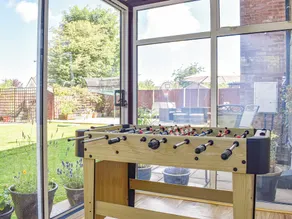 4 bedroom accommodation in Evesham - Image 2