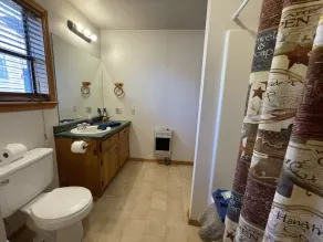 Beautiful and roomy two bed, two bath cabin nestled in the Kiamichi Mountains - Image 3