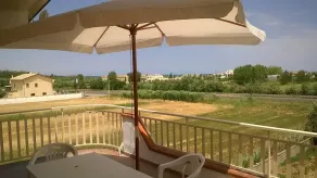 Room with 4 bunk beds for rent, with a private en suite bathroom - Image 4