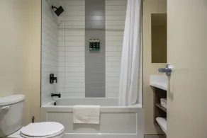 Leelas Villa Inn Flesherton - Image 5