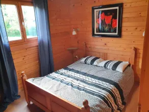 SunnySide Chalet, Ideal for 6 People. Relax in this tranquil setting - Image 3