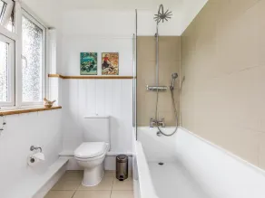Pretty Three Bedroomed home near the Beach - Pass the Keys - Image 3